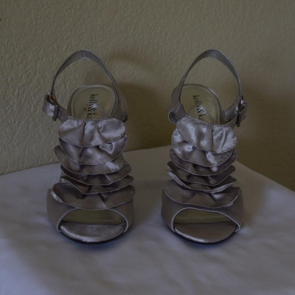 Kelly & Katie pumps